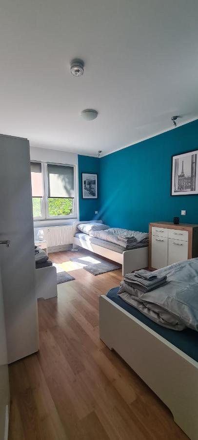 Schoene 2 Zimmer Apartment In Krefeld City, Monteur Wohnung Netflix & Prime Exterior foto